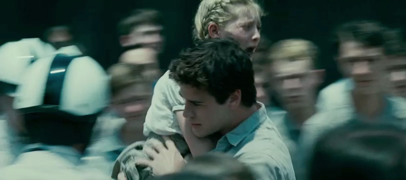 Illustration for article titled Everything You Missed in the Hunger Games Trailer: 40 Awesome Images!